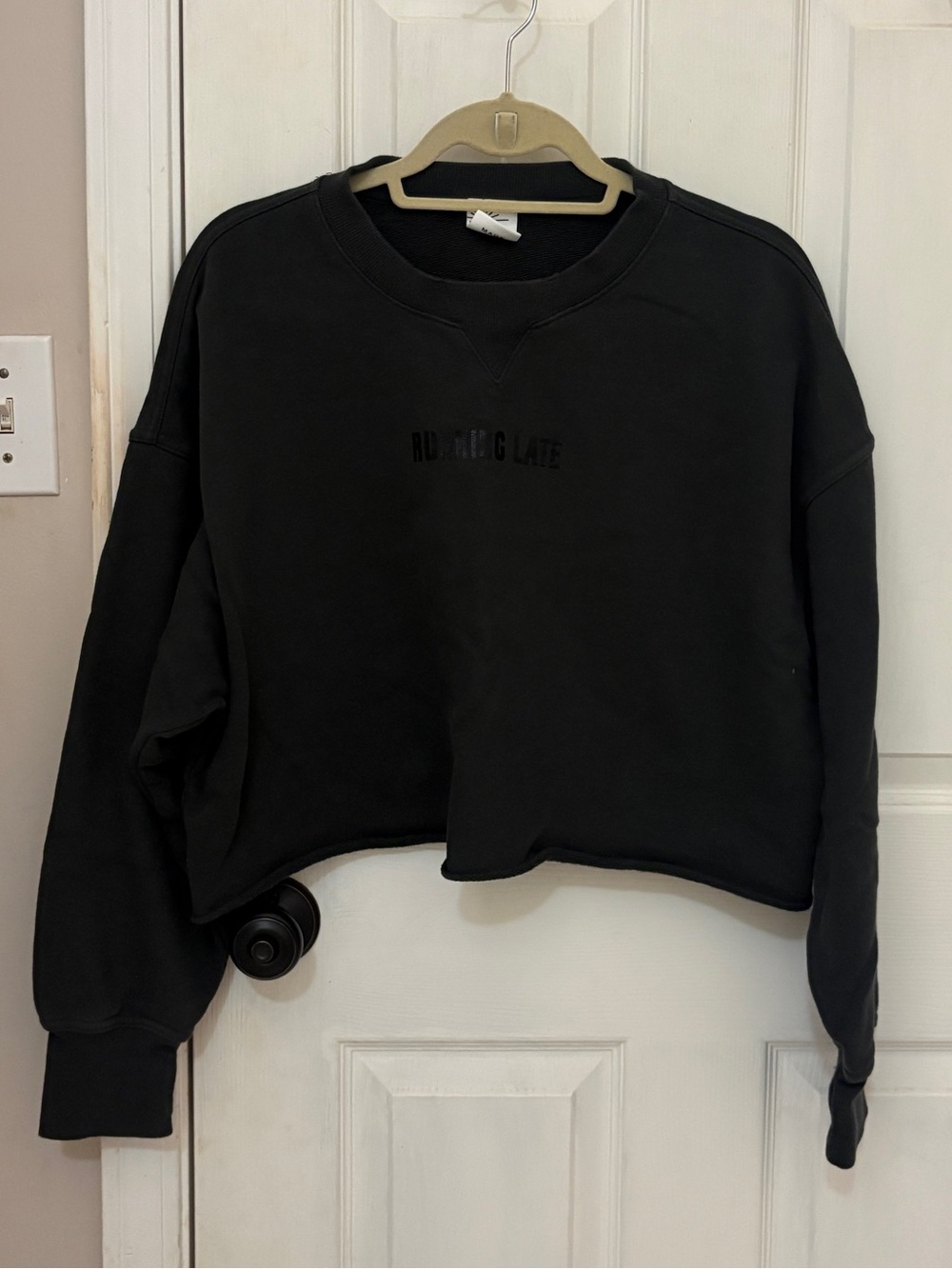 OFFLINE by Aerie Running Late Crewneck Cropped
Sweatshirt in Black